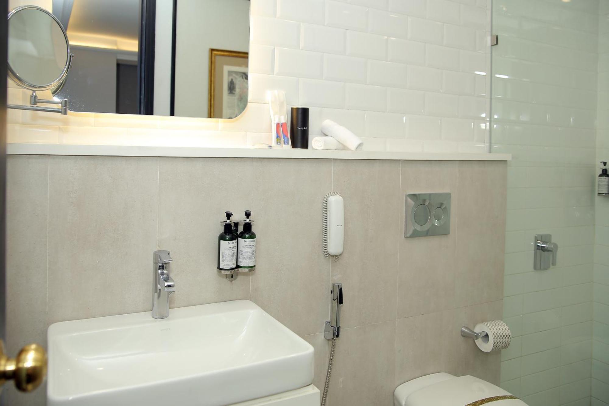 Ambiance Boutique Art Hotel Lahore Pokoj fotografie Bathroom in a hotel